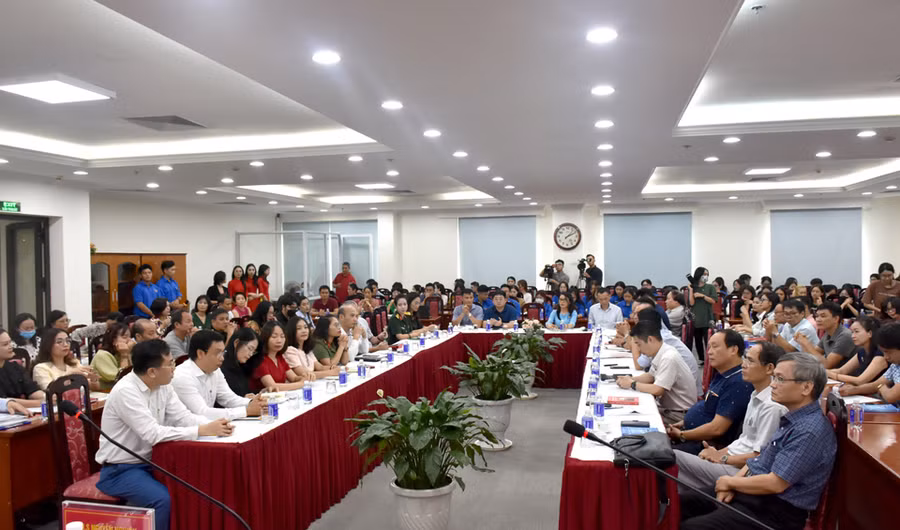 Hội thảo khoa học 'Sự tác động của xuất bản phẩm lậu, xuất bản phẩm giả đối với phát triển văn hóa đọc'.