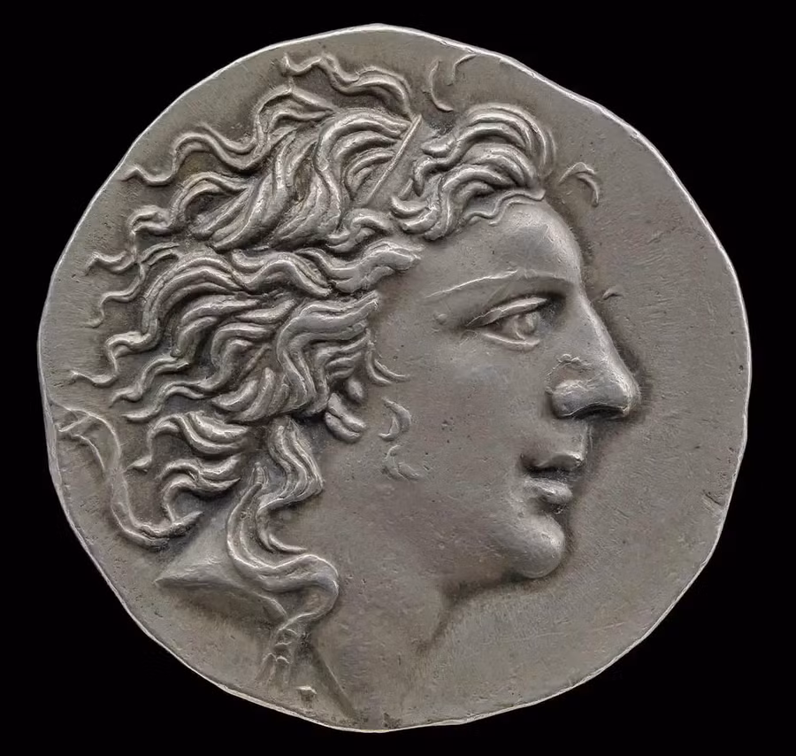 Mithradates Đệ lục khổ sở tập ăn độc để sống, nhưng cuối cùng lại nuốt độc để chết.