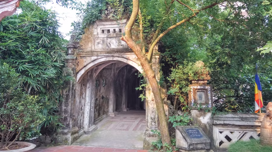 Cầu núi có tên Tả Sơn Kiều.