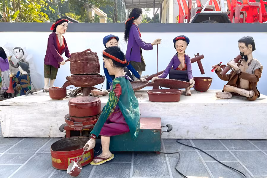 Những con rối được ông Thân 'thổi hồn' trở nên hết sức sinh động.