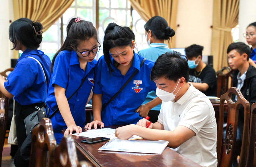 ĐH Huế áp dụng 5 hình thức xét tuyển bổ sung đợt 1 tuyển sinh vào ĐH hệ chính quy năm 2023.