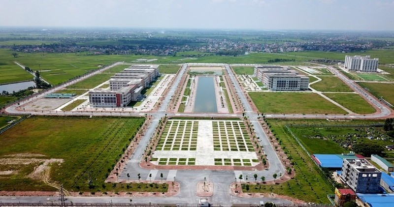 Khu đô thị đại học Phố Hiến sau nhiều năm chậm tiến độ, không phát huy hiệu quả như mục tiêu đề ra. Khu đô thị đại học Phố Hiến sau nhiều năm chậm tiến độ, không phát huy hiệu quả như mục tiêu đề ra.