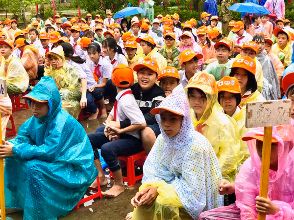 Học sinh Quảng Nam tham gia diễn tập ứng phó với sóng thần.