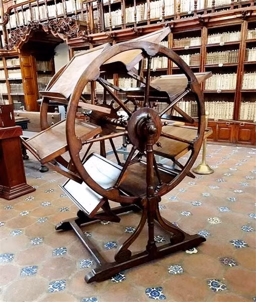 Bánh xe sách - vòng xoay của tri thức ảnh 2