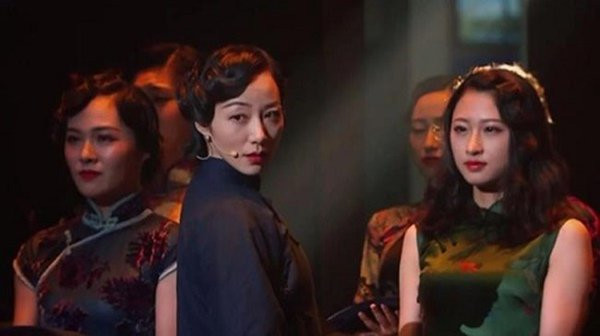 han tuyet: my nhan gia the hoanh trang, chua tung so quy tac ngam trong showbiz - 8