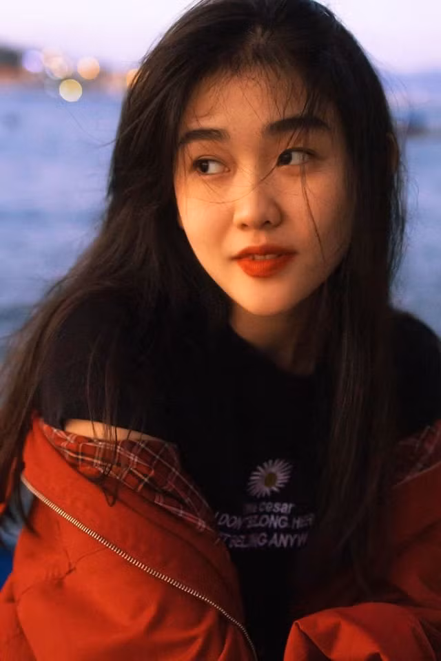 9x sở hữu vẻ đẹp mong manh như minh tinh Hongkong ảnh 1