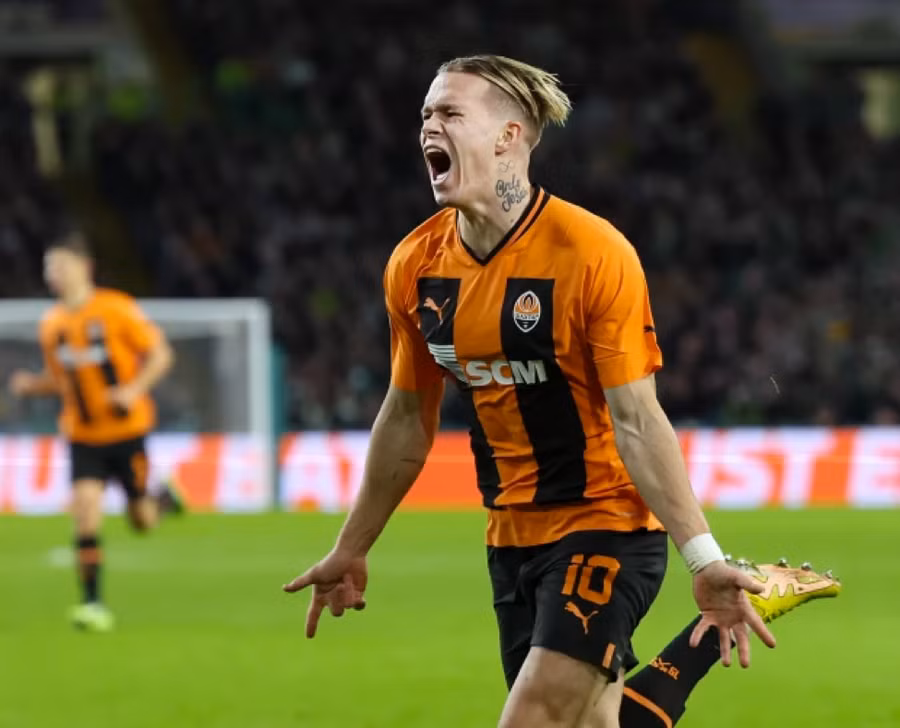 ‘Quỷ đỏ’ có thể phải đối đầu với đội bóng sở hữu ngôi sao nguy hiểm Mykhaylo Mudryk.