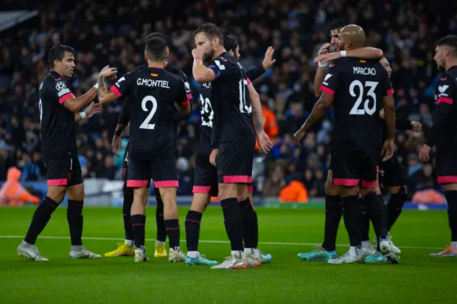 Sevilla đội bóng được mệnh danh ‘vua’ Europa League có thể trở thành đối thủ của ‘Quỷ đỏ’. Sevilla đội bóng được mệnh danh ‘vua’ Europa League có thể trở thành đối thủ của ‘Quỷ đỏ’.