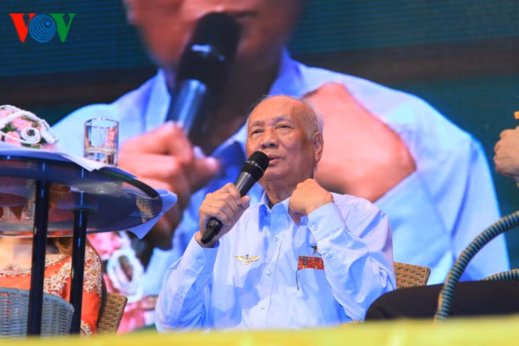 hang van phat tu tham du dai le phat dan tai ba ria - vung tau hinh 4