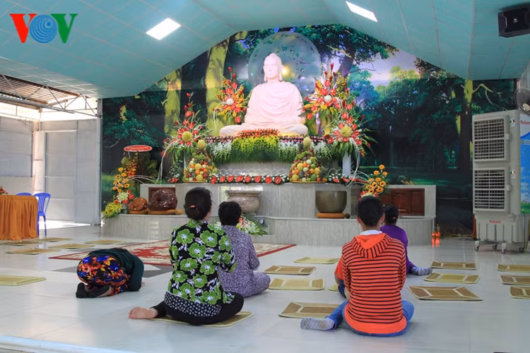 hang van phat tu tham du dai le phat dan tai ba ria - vung tau hinh 2