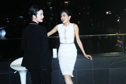 diem my 9x khoe ve sexy, nong bong tai su kien - 7