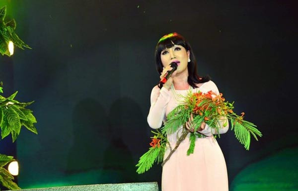 Bản sao danh ca Hương Lan khiến Chí Tài thích thú - Ảnh 6. Bản sao danh ca Hương Lan khiến Chí Tài thích thú - Ảnh 6.