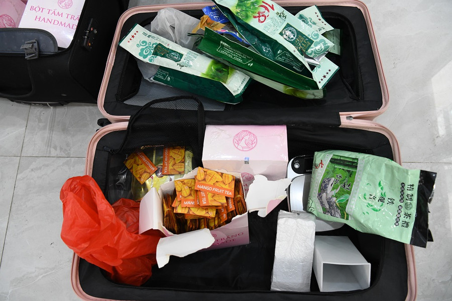 Lực lượng chức năng kiểm tra, thu giữ tang vật Chuyên án 1991. Lực lượng chức năng kiểm tra, thu giữ tang vật Chuyên án 1991.