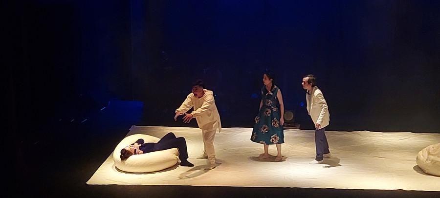 Vở kịch 'Búp bê'. Ảnh: Bình Thanh Vở kịch 'Búp bê'. Ảnh: Bình Thanh