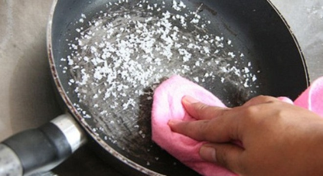 10 cách làm sạch các đồ dùng nhà bếp chỉ trong “nháy mắt“