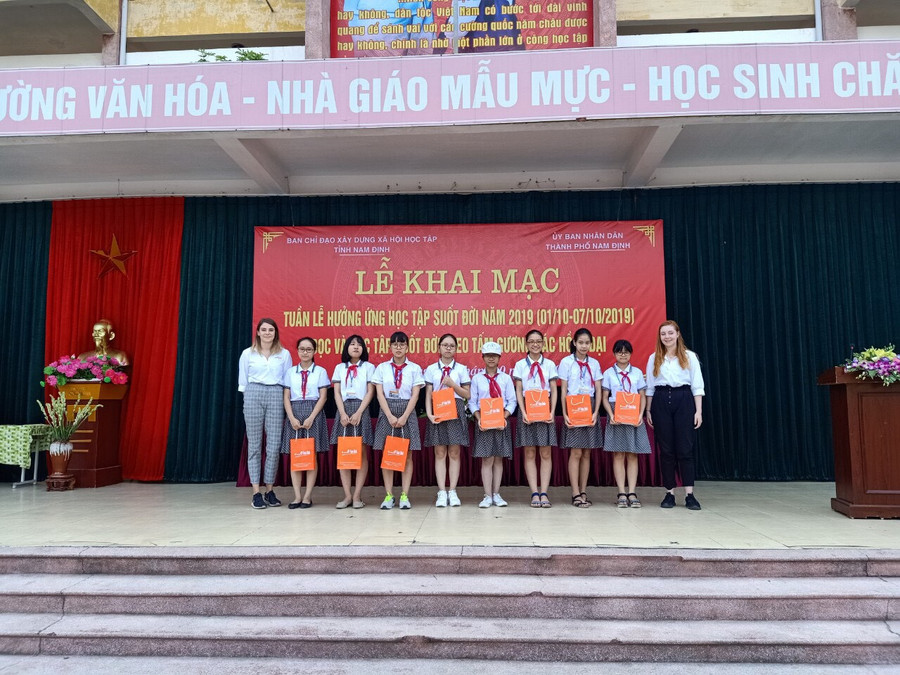 Các địa phương sôi nổi với Tuần lễ học tập suốt đời . Các địa phương sôi nổi với Tuần lễ học tập suốt đời .