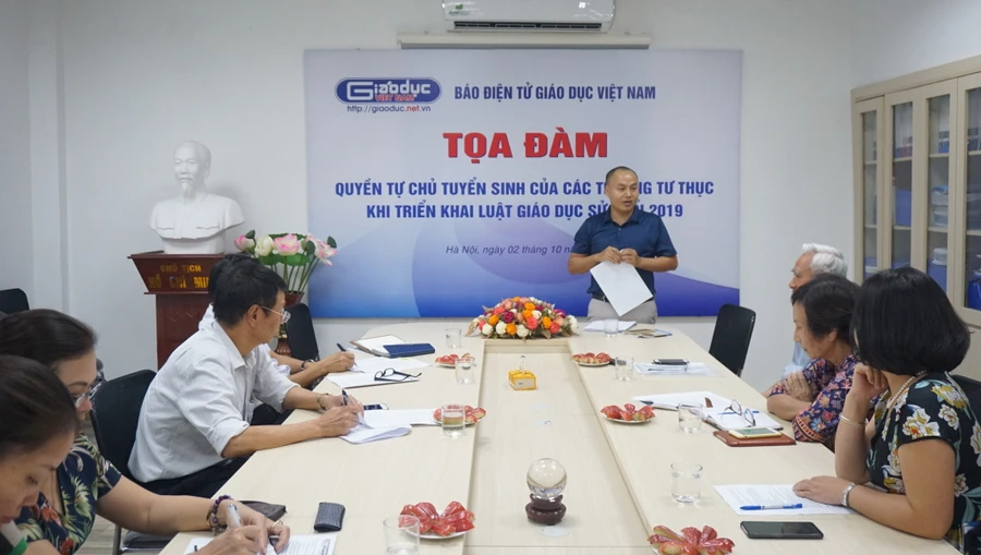 Các đại biểu tham dự tọa đàm.