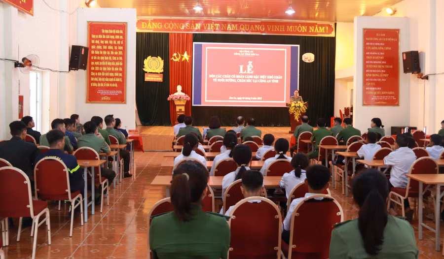 Ngày 3/9, Công an tỉnh Sơn La tổ chức lễ đón các cháu có hoàn cảnh đặc biệt khó khăn về nuôi dưỡng, chăm sóc.