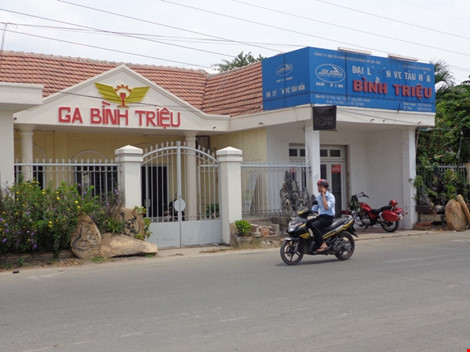 Tàu lửa ngoại ô Sài Gòn - Dĩ An "đắt như tôm tươi"