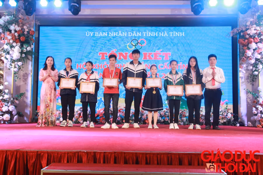 Lãnh đạo Sở GD&amp;ĐT tỉnh Hà Tĩnh