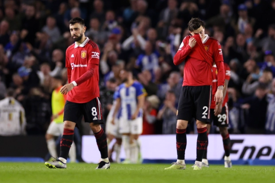 Còn cầu thủ Man Utd buồn bã vì đội nhà thua trận trước Brighton. Còn cầu thủ Man Utd buồn bã vì đội nhà thua trận trước Brighton.