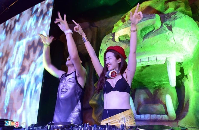 DJ Trang Moon tung ca khúc đầu tay, rẽ hướng làm ca sĩ
