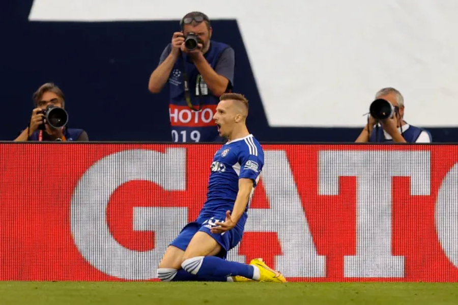 Mislav Orsic của Dinamo Zagreb ăn mừng bàn mở tỷ số vào lưới Chelsea ở phút 13. Mislav Orsic của Dinamo Zagreb ăn mừng bàn mở tỷ số vào lưới Chelsea ở phút 13.