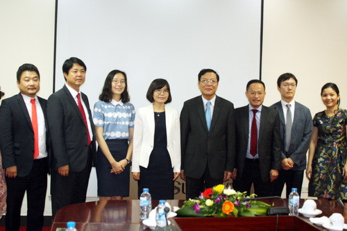 Bộ trưởng Phạm Vũ Luận cùng đoàn công tác của Bộ Giáo dục Hàn Quốc