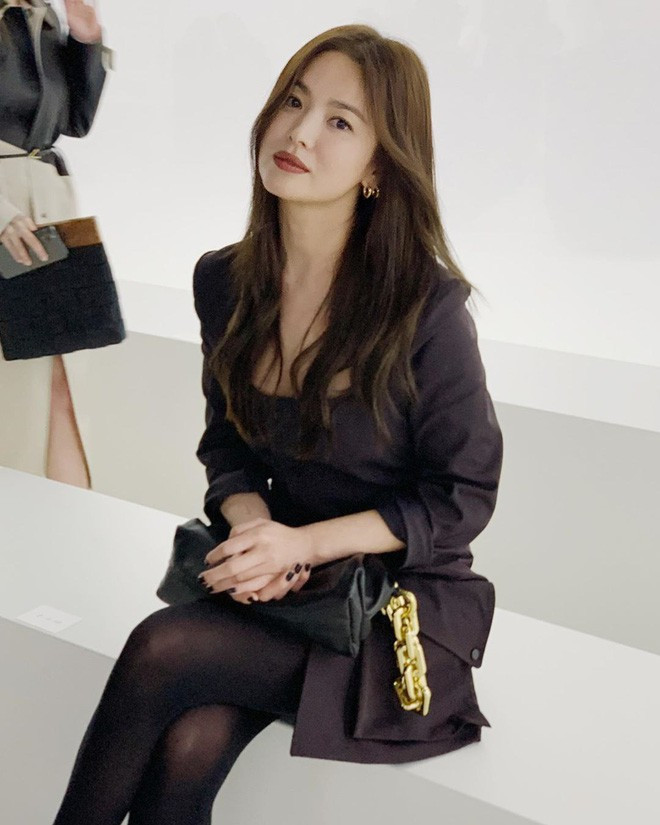 song hye kyo dep ma mi voi phong cach khac la hau ly hon hinh 1