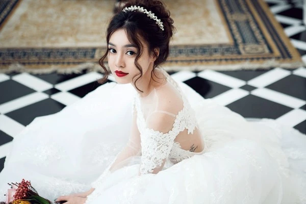 Lan Ngọc muốn diện váy cưới đậm chất “ngôn tình” như Angela Baby