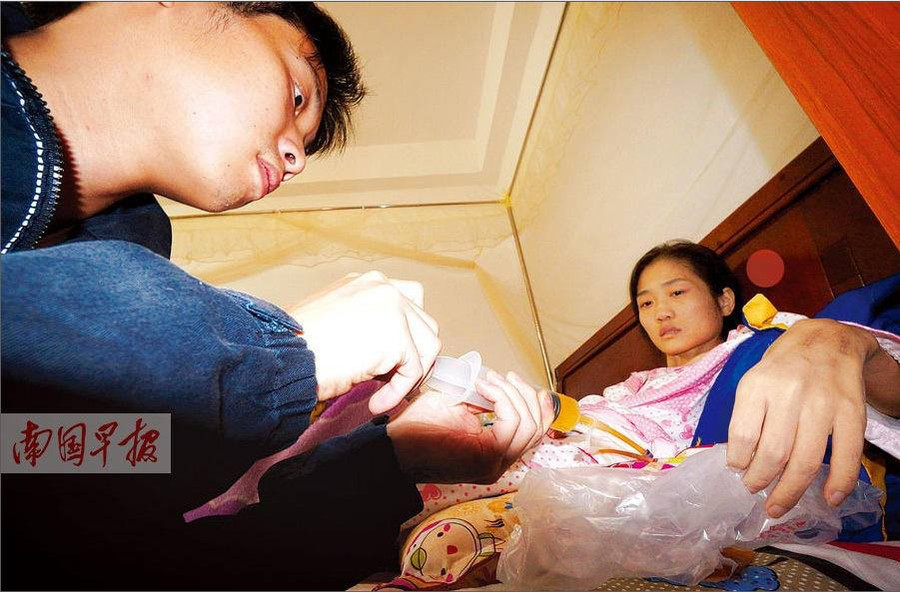 Cảm động người chồng truyền cho vợ 38.000 cc máu suốt 4 năm - Ảnh 1