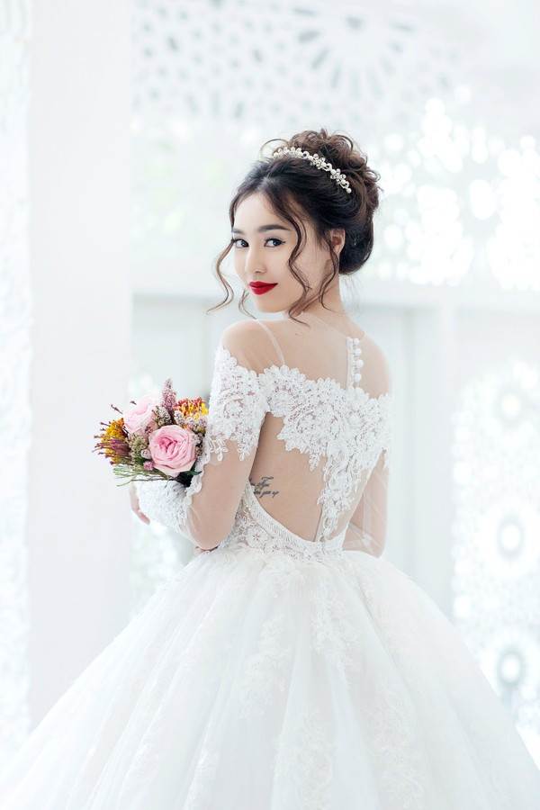 Lan Ngọc muốn diện váy cưới đậm chất “ngôn tình” như Angela Baby ảnh 2 864A9897-as-Smart-Object-1-fd36b