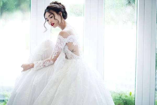 Lan Ngọc muốn diện váy cưới đậm chất “ngôn tình” như Angela Baby ảnh 5 864A9940-as-Smart-Object-1-fd36b