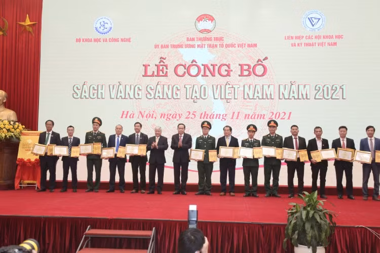 Lễ công bố Sách vàng Việt Nam năm 2021.