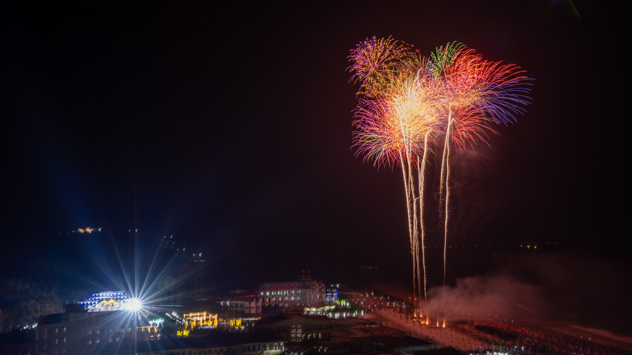 Màn pháo hoa đặc sắc mừng thành công Lễ khai trương. (Ảnh: Đình Dũng) Màn pháo hoa đặc sắc mừng thành công Lễ khai trương. (Ảnh: Đình Dũng)