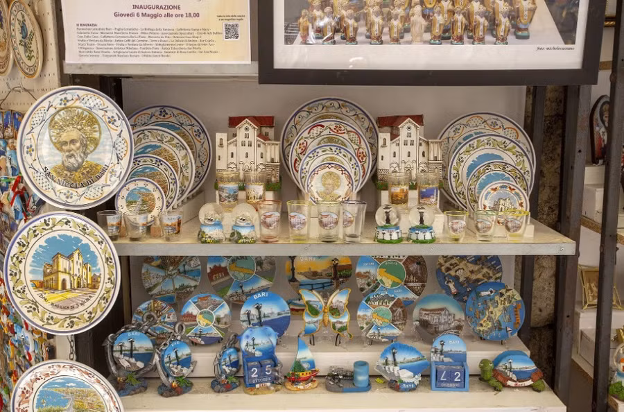 Bari tự hào về mối liên hệ của họ với Thánh Nicholas. Ảnh: Donato FaThánho.