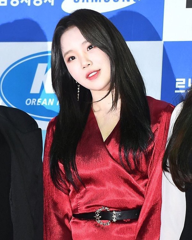 Hanh trinh lot xac nhan sac cua nu idol xau nhat lich su Kpop hinh anh 6 j6_15411334971191957415725_1548750710981445890886.jpg