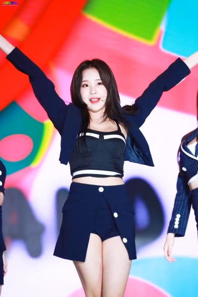 Hanh trinh lot xac nhan sac cua nu idol xau nhat lich su Kpop hinh anh 4 jooe_hien_tai_xinh_dep_qua_nhieu_netizen_tu_hoi_ai_se_la_nu_idol_092e6d.jpg