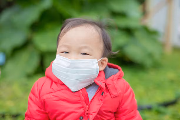 Khẩu trang phẫu thuật và N95 có thực sự bảo vệ trẻ khỏi virus corona như lời đồn? - Ảnh 4.