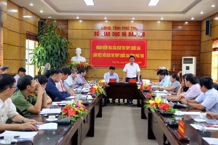 Thứ trưởng Nguyễn Hữu Độ cùng đoàn công tác của BCĐ thi THPT quốc gia năm 2019 làm việc với BCĐ thi của tỉnh Phú Thọ Thứ trưởng Nguyễn Hữu Độ cùng đoàn công tác của BCĐ thi THPT quốc gia năm 2019 làm việc với BCĐ thi của tỉnh Phú Thọ