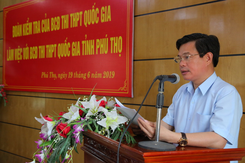 Ông Trịnh Thế Truyền - Giám đốc Sở GD&ĐT, Phó trưởng ban thường trực BCĐ, Chủ tịch Hội đồng thi báo cáo tại buổi làm việc Ông Trịnh Thế Truyền - Giám đốc Sở GD&ĐT, Phó trưởng ban thường trực BCĐ, Chủ tịch Hội đồng thi báo cáo tại buổi làm việc