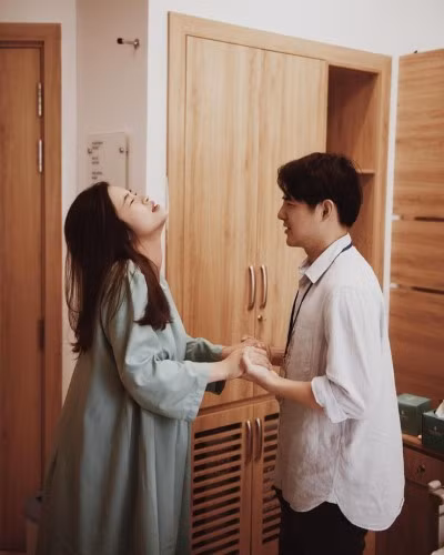 Đông Nhi chia sẻ khoảnh khắc “vượt cạn” thành công trên trang Facebook.