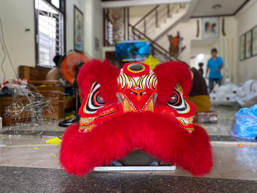 Mỗi đầu lân sau khi được hoàn thiện đều có vẻ đẹp riêng.
