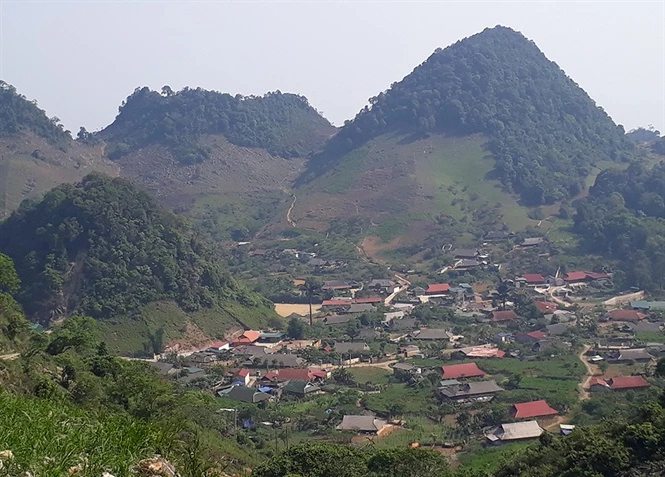 Toàn cảnh bản Tà Dê.