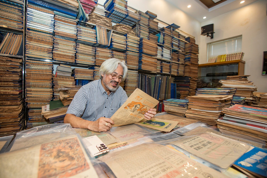 Nhà sưu tầm Nguyễn Phi Dũng sở hữu nhiều tờ báo quý hiếm.