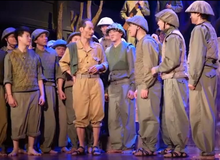 Hình tượng Bác Hồ trong vở kịch &apos;Đêm trắng&apos; của Nhà hát Kịch Việt Nam, bản dựng năm 2021. Ảnh: NHKVN.