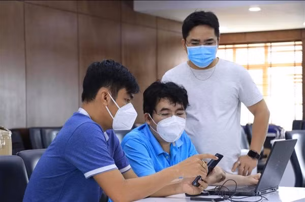 Giảng viên Trường ĐH Luật TPHCM được tập huấn và trải nghiệm kỹ càng các tình huống có thể nảy sinh khi sinh viên thi trực tuyến.