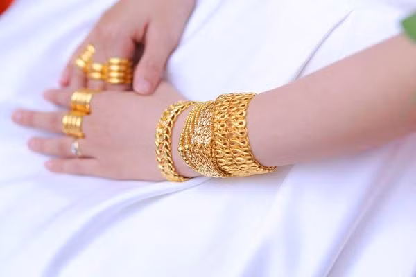 Hé lộ danh tính và gia thế của cô dâu đeo vàng trĩu cổ ở Trà Vinh khiến dân tình lác mắt ảnh 5