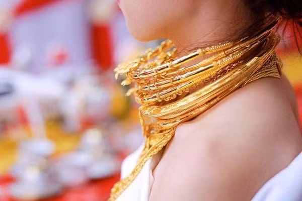 Hé lộ danh tính và gia thế của cô dâu đeo vàng trĩu cổ ở Trà Vinh khiến dân tình lác mắt ảnh 4