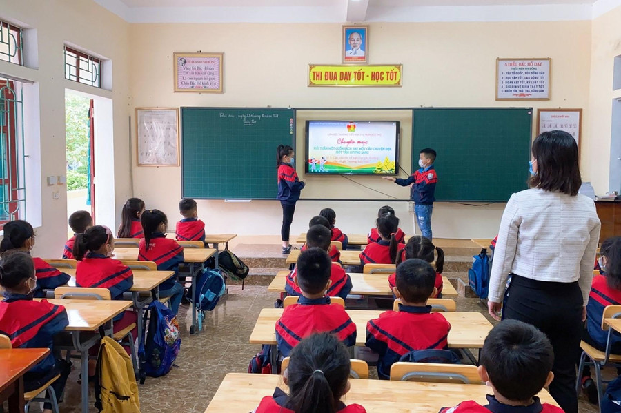 Em Nguyễn Lương Gia Huy và em Nguyễn Anh Thư (học sinh lớp 2B - Trường Tiểu học thị trấn Đức Thọ) chia sẻ về dự định rèn luyện ý chí nghị lực của bản thân.